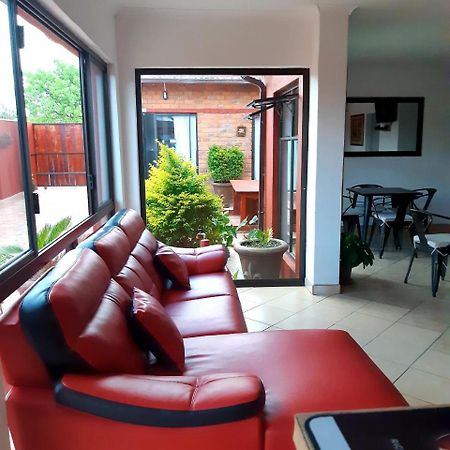 Niilo'S Guesthouse Rundu Dış mekan fotoğraf