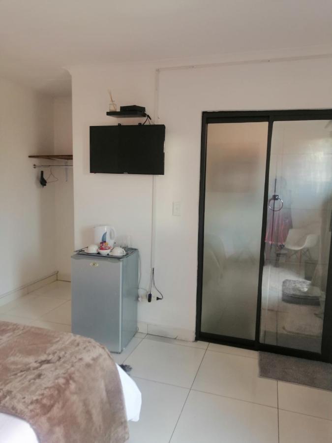 Niilo'S Guesthouse Rundu Dış mekan fotoğraf