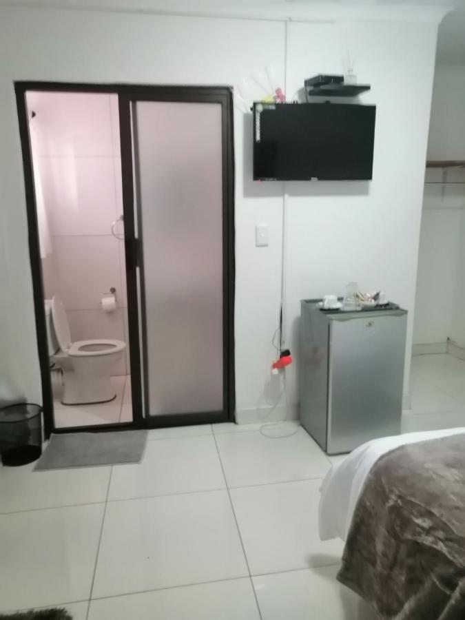 Niilo'S Guesthouse Rundu Dış mekan fotoğraf