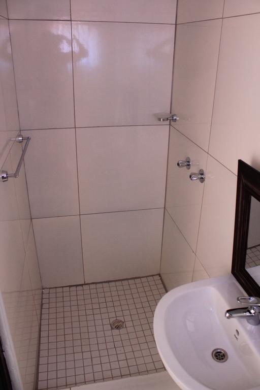 Niilo'S Guesthouse Rundu Dış mekan fotoğraf