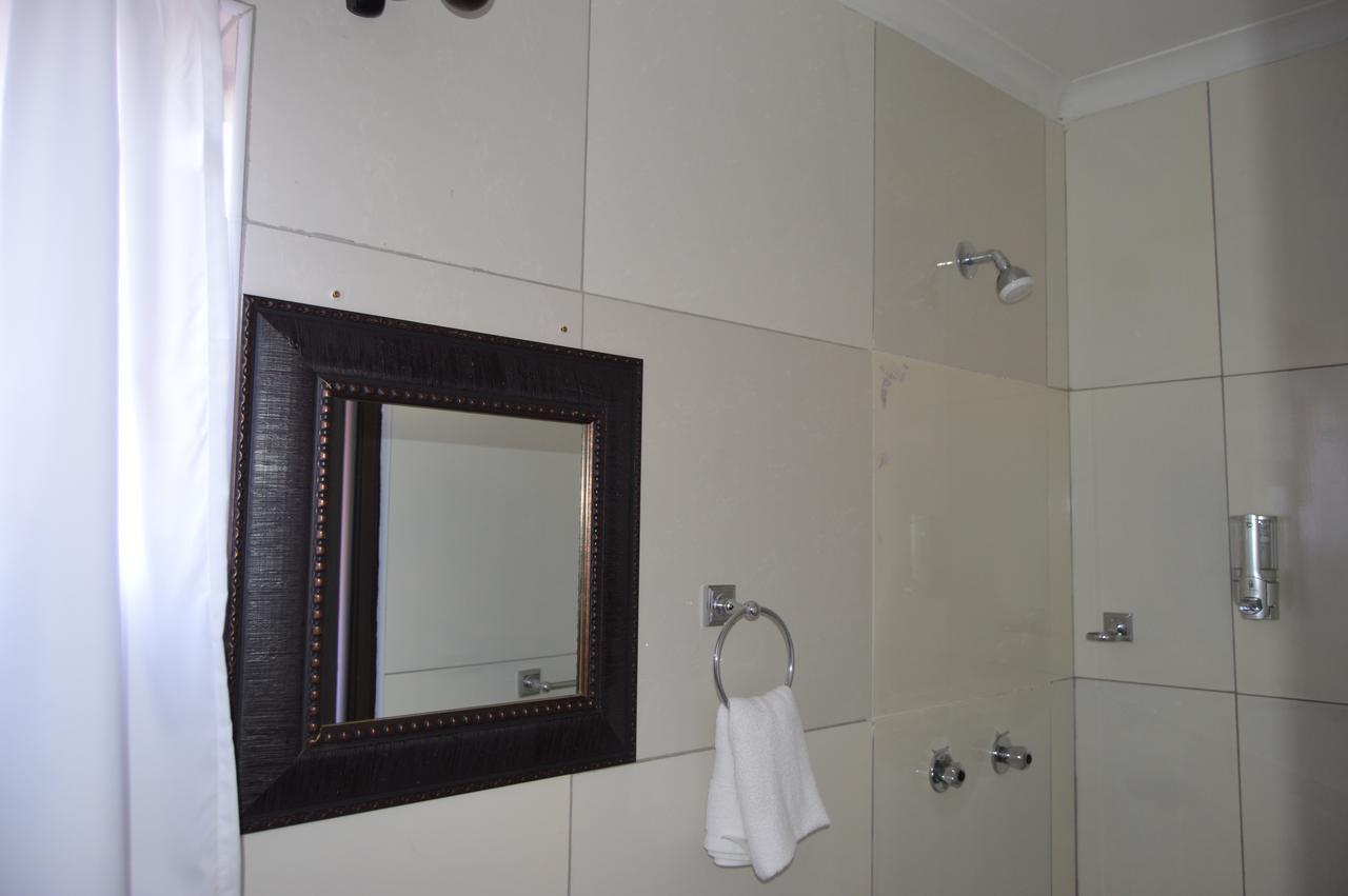 Niilo'S Guesthouse Rundu Dış mekan fotoğraf