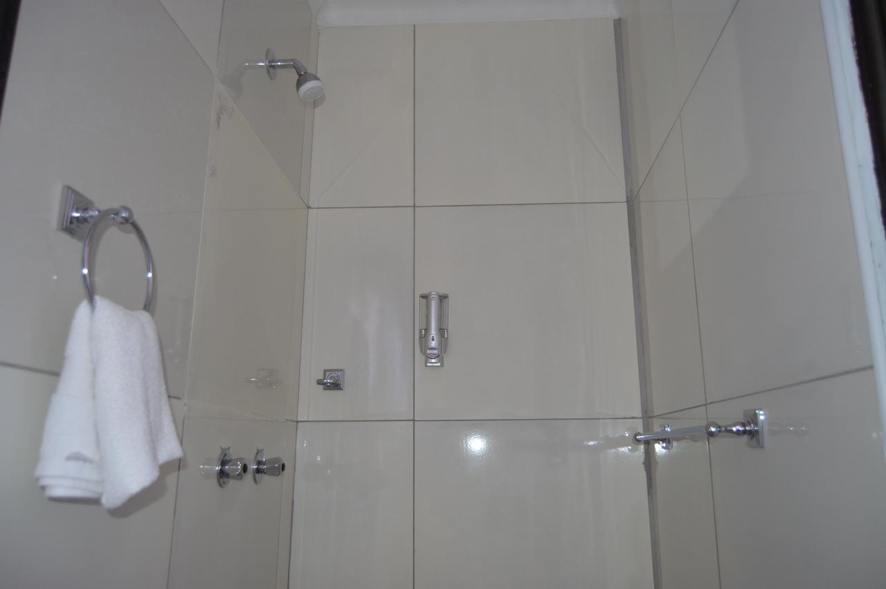 Niilo'S Guesthouse Rundu Dış mekan fotoğraf