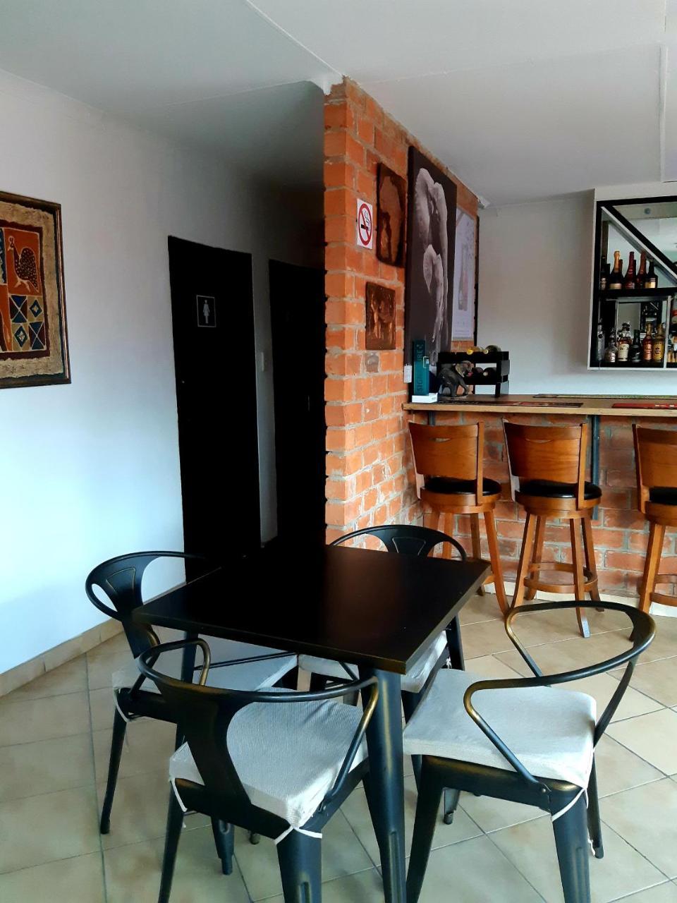 Niilo'S Guesthouse Rundu Dış mekan fotoğraf