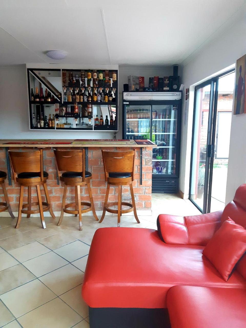Niilo'S Guesthouse Rundu Dış mekan fotoğraf