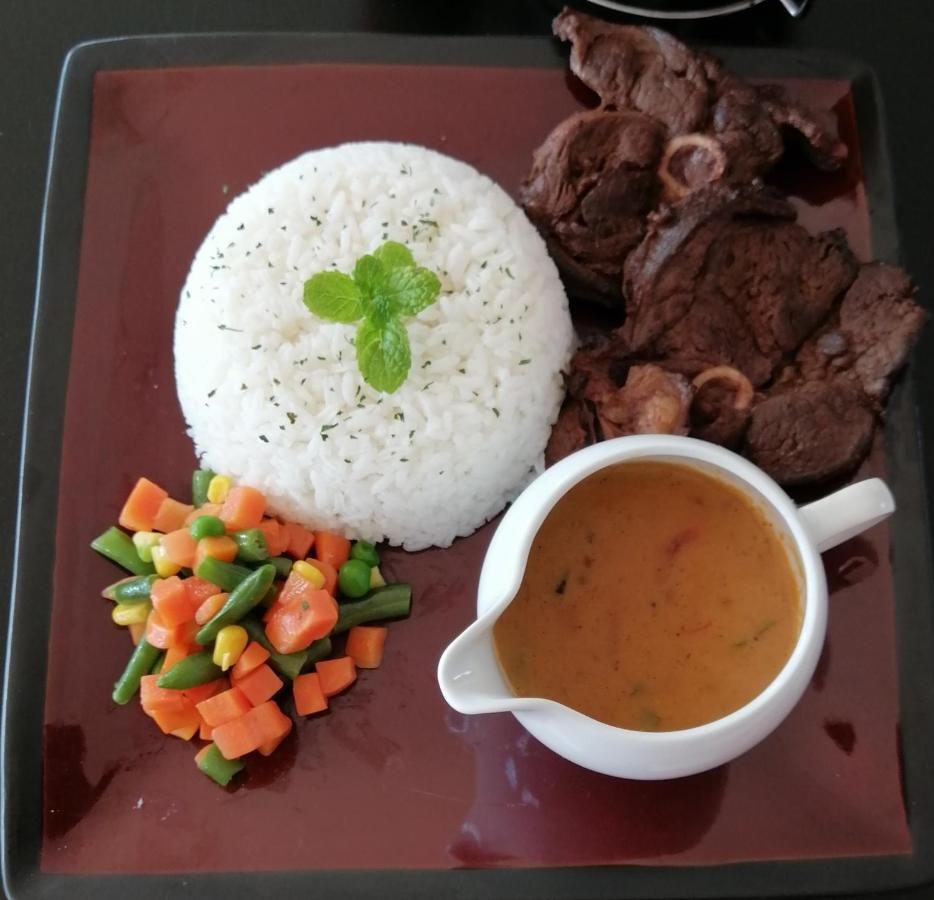 Niilo'S Guesthouse Rundu Dış mekan fotoğraf